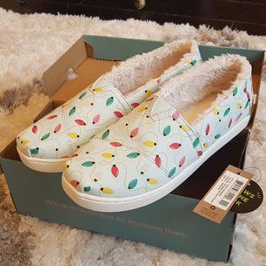 New in Box - Toms Holiday Alpargatas - Y6/W8